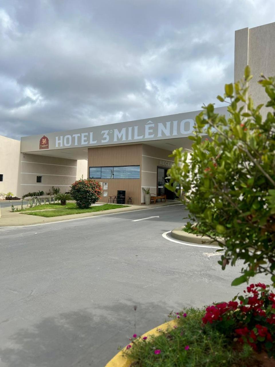 Hotel Terceiro Milênio II Brumado Esterno foto